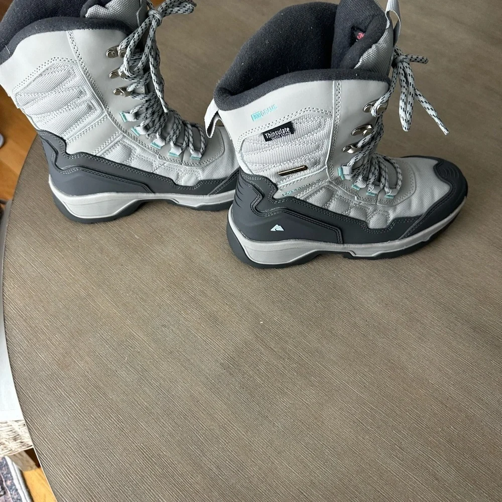 3M Thinsulate Light Gray and Dark Gray Winter Boots 6